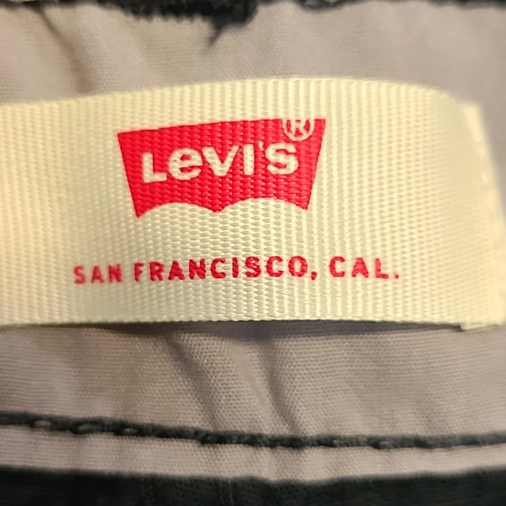 LEVIS YOUTH BOYS BLACK CARGO SHORTS SIZE 8 HUSKY W28_7